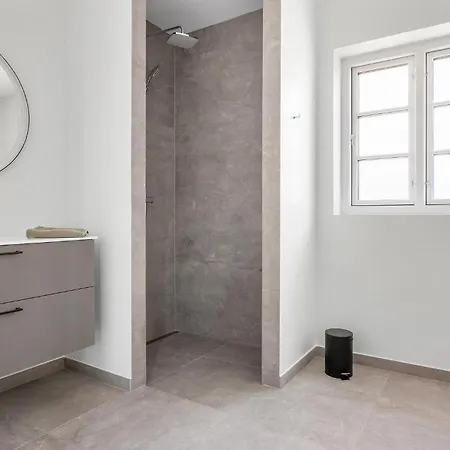 3 Bedroom Awesome In