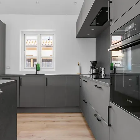 3 Bedroom Awesome In Feriehus