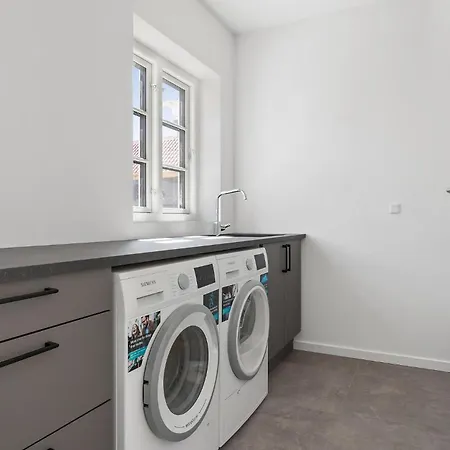 3 Bedroom Awesome In *