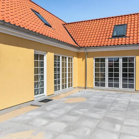 3 Bedroom Awesome In Holiday home *